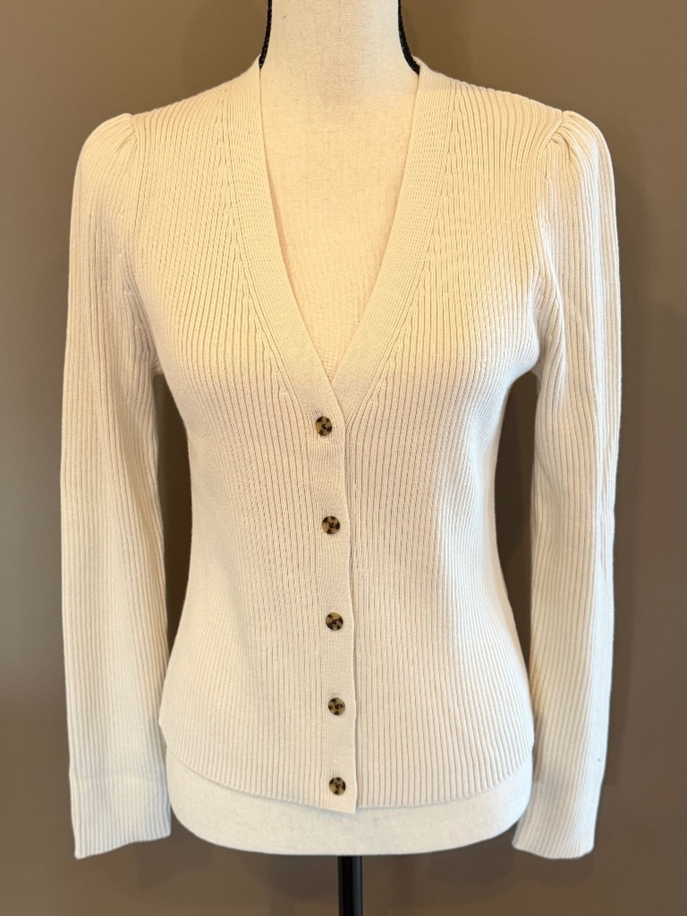 Gap Women's Ivory Button Down V-Neck Ribbed Knit Sweater, Neutral, Size Medium